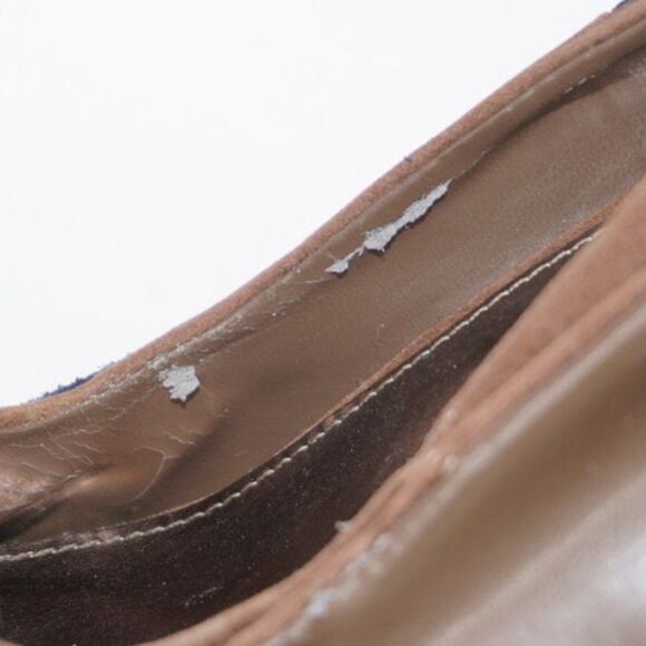 MIAÂ BrownâSuede Round Toe Pumps with MetallicâBow, Size 8 - Picture 11 of 13